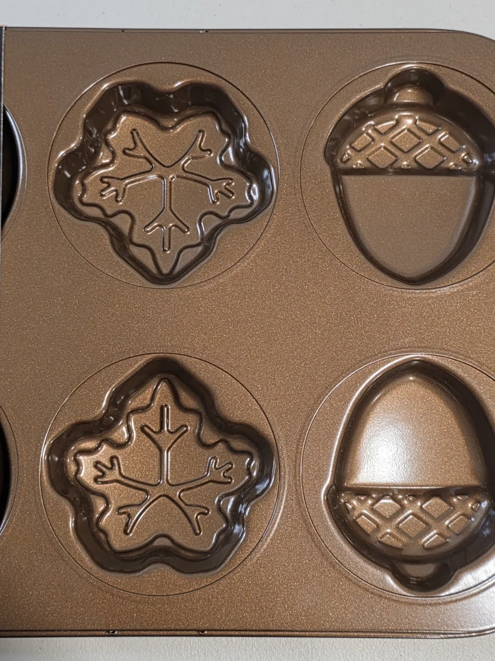 Nordic Ware Seasonally Sweet Autumn Mini Cake Pan - Copper 3 Cup 6 Cavity NEW